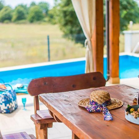 Holiday Home Tanja Pula Bagian luar foto