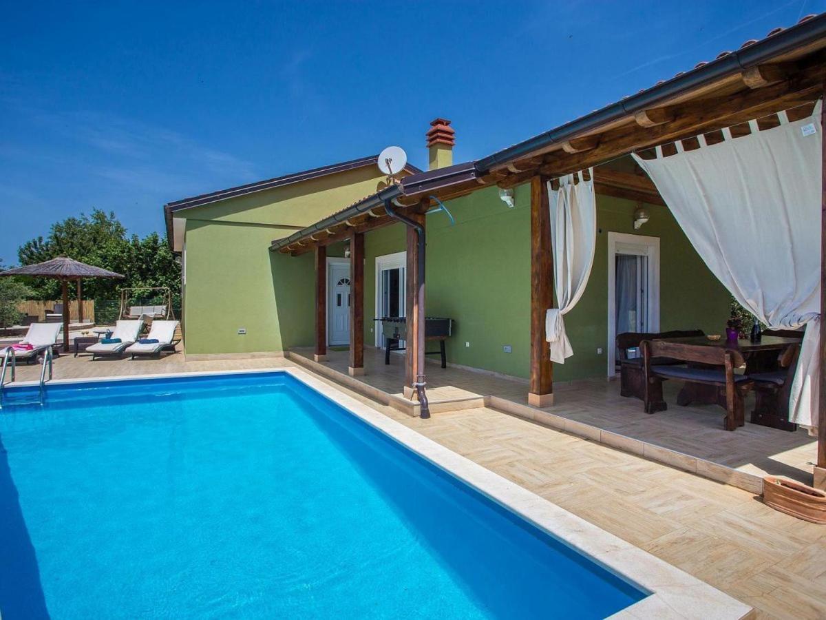 Holiday Home Tanja Pula Bagian luar foto