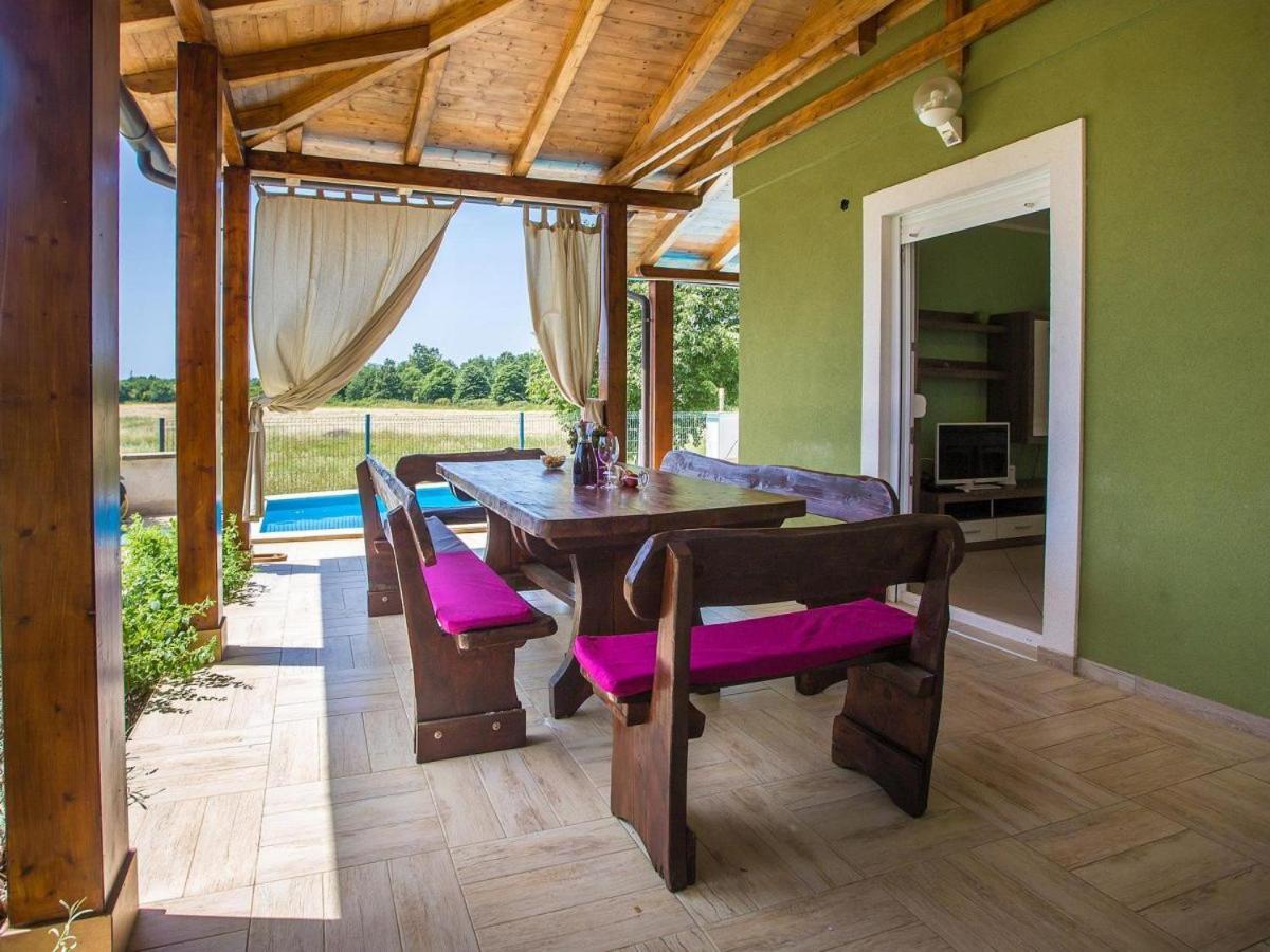 Holiday Home Tanja Pula Bagian luar foto
