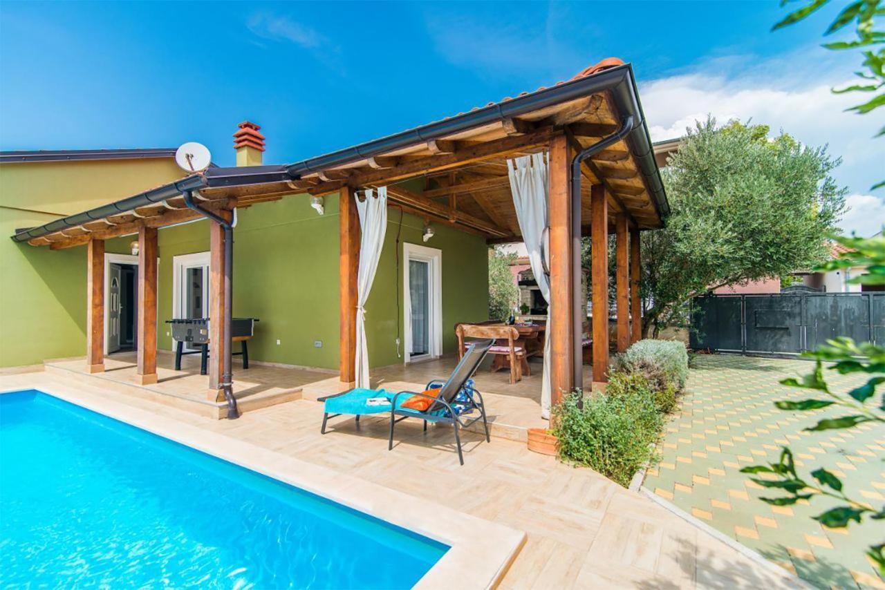 Holiday Home Tanja Pula Bagian luar foto