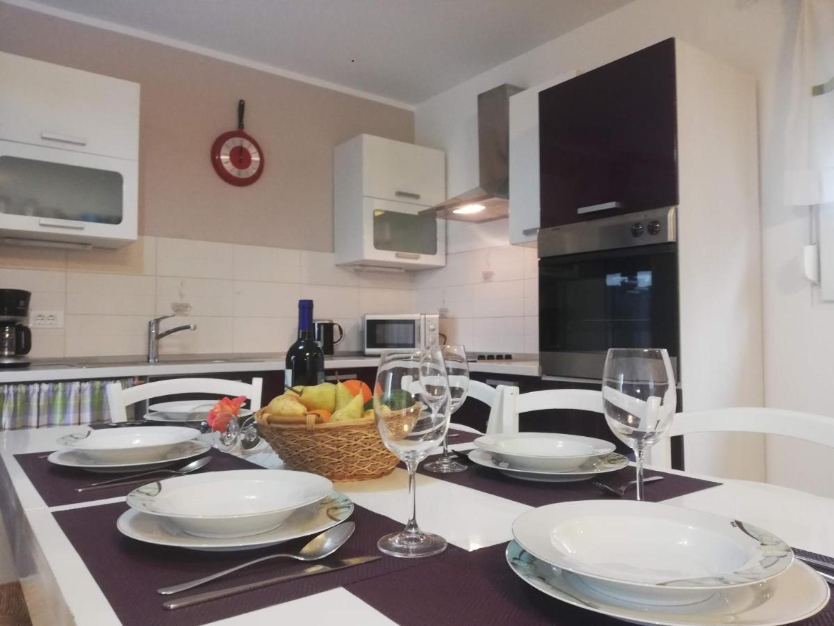 Holiday Home Tanja Pula Bagian luar foto