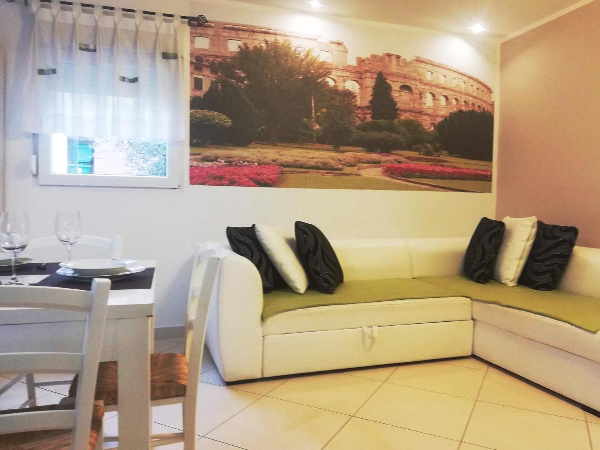 Holiday Home Tanja Pula Bagian luar foto