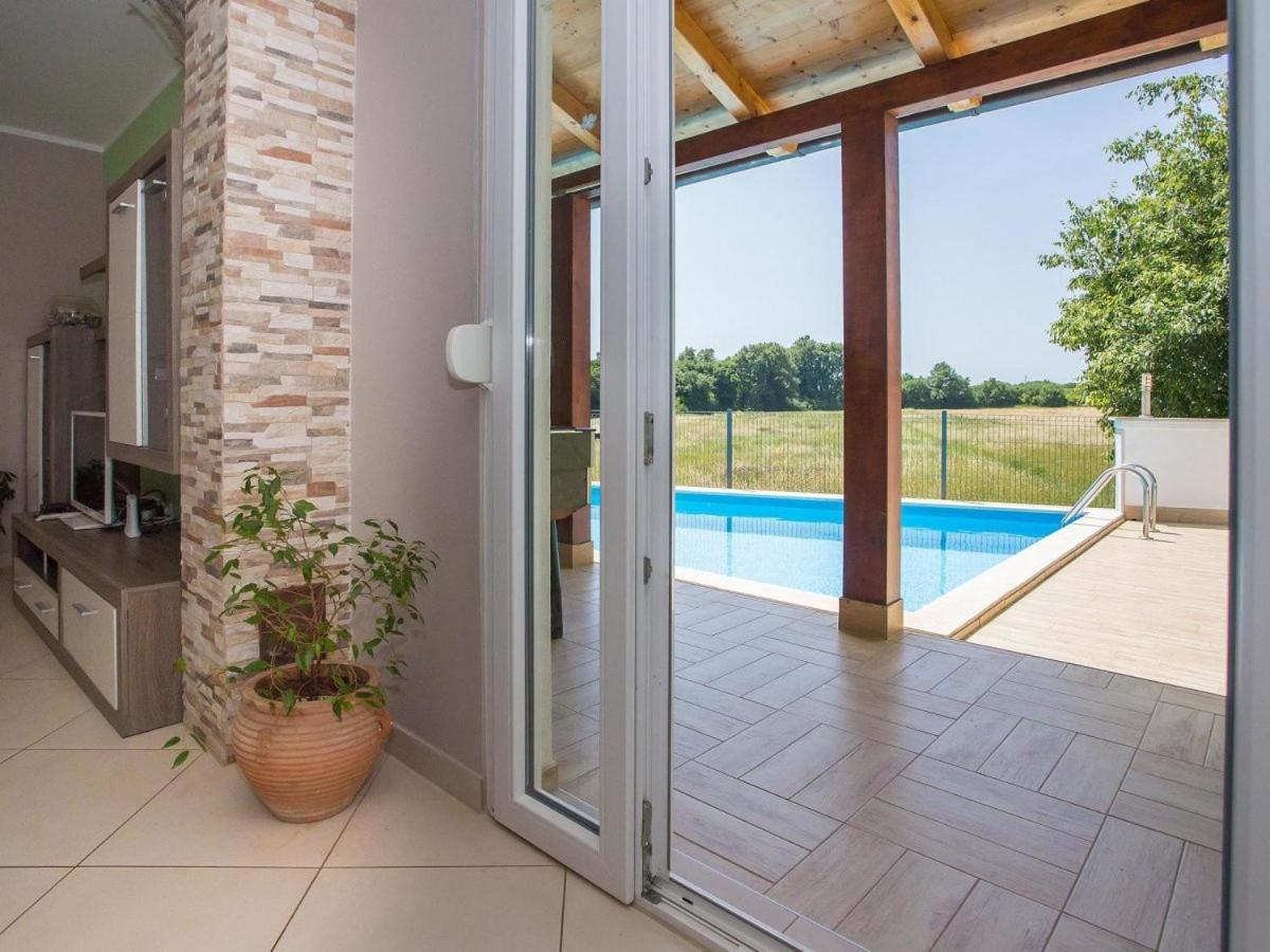 Holiday Home Tanja Pula Bagian luar foto